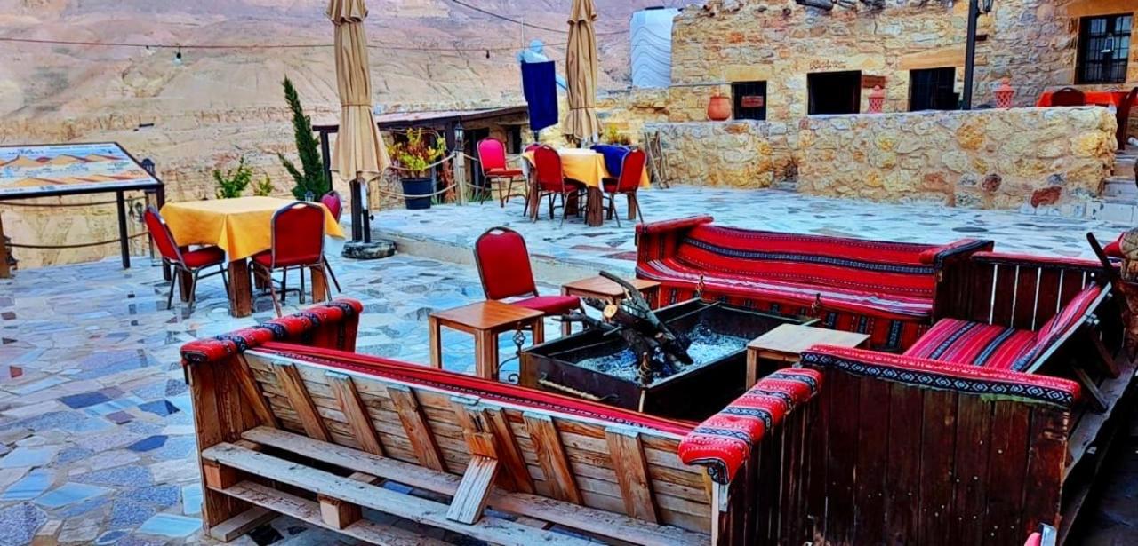 Mumia Restaurant & House Guest House Karak Bagian luar foto